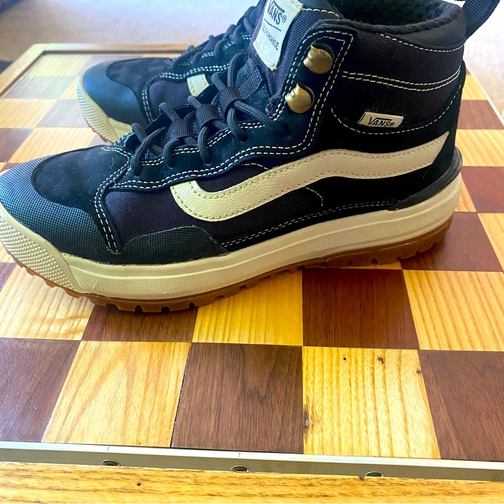 Vans UltraRange Hiking Boot W7/M5.5